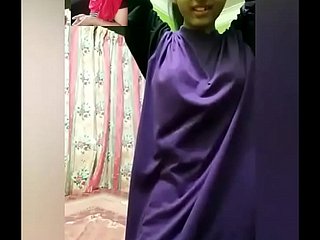 Gadis bertudung wirusowe bahagian 1