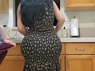 bercinta ibu tiri di dapur