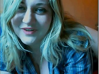 Natasha dari Dnipro menunjukkan vagina dan brengsek nya