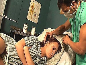 Bẩn phụ khoa Shagging một pacient Trong giấc ngủ của cô