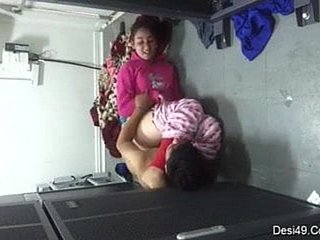 يمارس الجنس معي