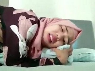 Tudung Kena psina kesakitan