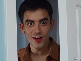 Jordi El Nino Polla bergabung untuk threesome seks dengan Halle Hayes