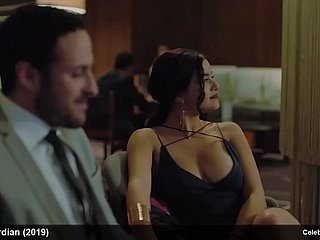 Paulina Gaitan topless und erotische Filmszenen