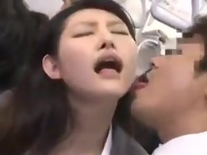 Oops Mijn Broek - Curvy Japanse fucked op train.flv