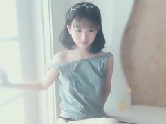 في سن المراهقة الآسيوية صغيرتي