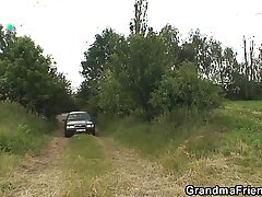 Açık üçlü üçlü be hung up on içinde eski büyükanne