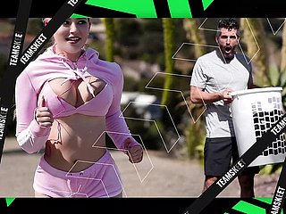 TeamSkeet-パンストの情熱的なティーンが油を塗って、彼女の太いジューシーなお尻を巨大なコックの上に跳ね返します