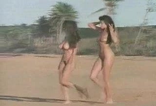 Hai Babes bãi biển khỏa thân