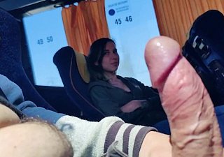 Étranger teen suce la chew dans le instructor
