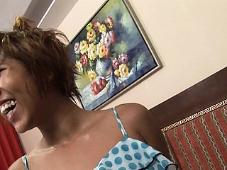Aventuras turísticas sexuais na Tailândia - prostituta tailandesa fodida por farang