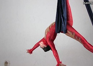 Linh hoạt khỏa thân cosset agnes feher