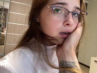 شفيني الطبيب القذر مع اللسان