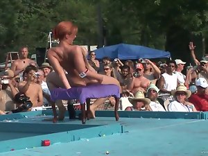 Mẹ Strips cho người lạ