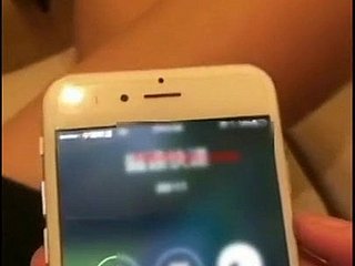خوبصورت عورت نے جان بوجھ کر وائبریٹر توڑ کر پوچھا