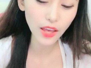Chinesisches Model, MILF, Handjob zu Hause, ziemlich down in the mouth 36D36D