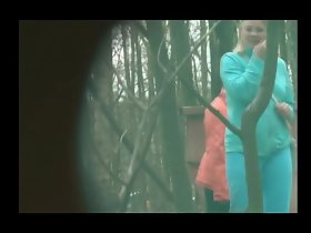 Mädchen pissen Voyeur