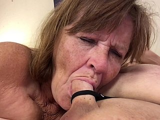 Abuela Carmen Angel: Chupapollas XXX y garganta profunda