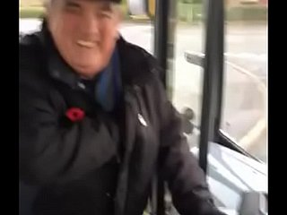 J'essaie de tirer une grand-mère qui flute mon motor coach