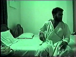 Quan hệ tình dục với một cô gái gọi Pakistan xinh đẹp