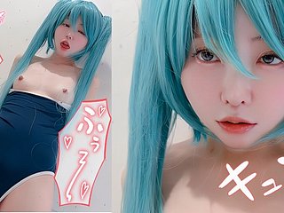 Lütfen minyon Hatsune Miku BabyYurin'in AHEGAO HENTAI mastürbasyonunu izleyin