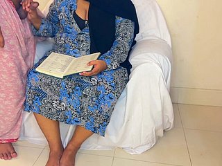 अरेबियन बड़ी गांड वाली सेक्सी बीबीडब्ल्यू महिला ट्यूटर और छात्र चुदाई करते हैं जब माता-पिता घर पर नहीं होते हैं