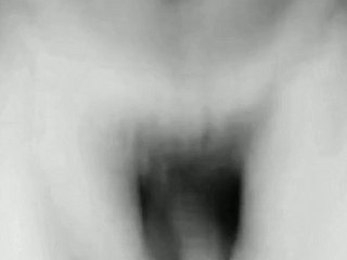 जैसे ही एक नया साथी आनंद का हिस्सा पाने के लिए आगे आता है, परिस्थितियाँ बदल जाती हैं। देखिए कैसे नए हाथ पहले से ही उत्तेजित शरीर को टटोलते हैं, उसे भीगा हुआ और और अधिक के लिए तैयार पाते हैं। आँखें आशा से चमक उठती हैं जब एक नया शरीर उसके शरीर से सटता है, नए लय और तकनीकें पेश करता है। पिछले मिलन ने उसे तैयार और उत्सुक कर दिया था, योनि अभी भी उत्तेजना से धड़क रही थी और टपक रही थी। नया प्रेमी बढ़ी हुई संवेदनशीलता का फायदा उठाता है, और परमानंद की नई ऊँचाइयों तक पहुँचता है।
