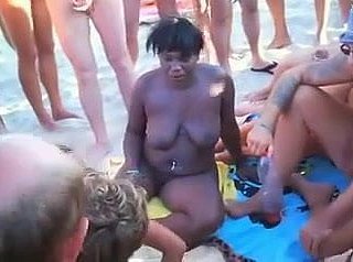 Nude Seaside - Hot Exhibitionists pubblico Orgia