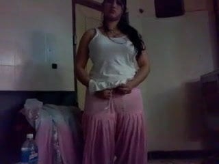 Transparent Pakistani Milf Ficken ihren jungen Liebhaber