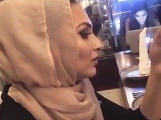 titillating turbanli hijab girls women1