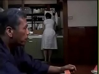 中国老大娘事理与丈夫的朋友