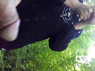 une rencontre inattendue dans le forest.part 1