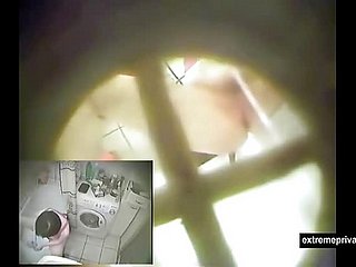 figa cura mia nipote sulla telecamera nascosta